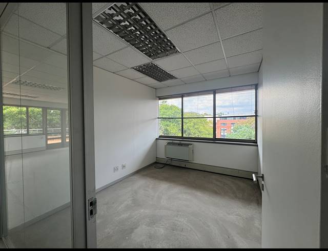 313M² OFFICE TO LET IN WOODMEAD